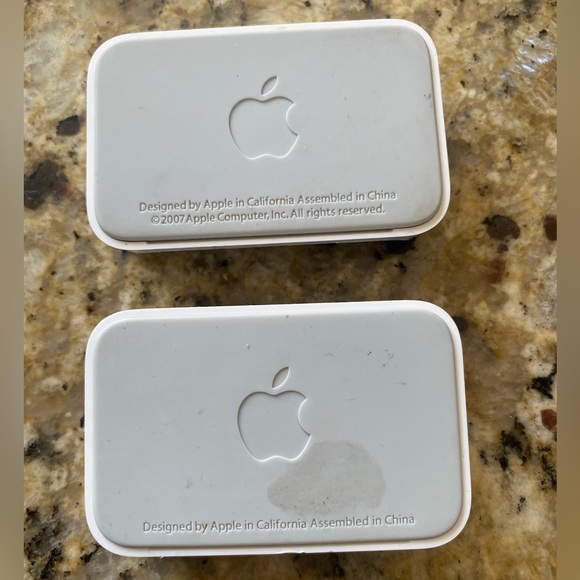 Apple 2nd Gen iPhone Charging Dock Stand Set Of 2 - Picture 3 of 5